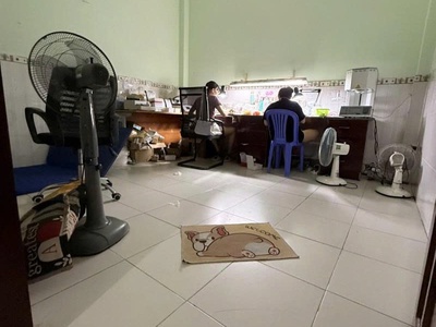 Bán nhà hxh 8m lạc long quân, gần đông hồ, dt 4x13m, 4 tầng, 4pn, chào 9 tỷ. 3