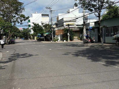 Bán căn góc 2 mặt tiền đường lý nam đế phước long tp nha trang tổng diện tích 180.9m2 ngang hơn 0