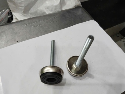 Vì sao nên mua chân phễu M10x100 3