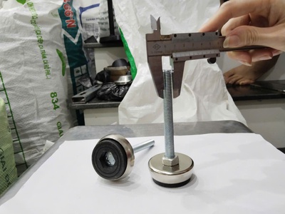 Vì sao nên mua chân phễu M10x100 4