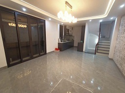 Chính chủ cho thuê nhà 5 tầng riêng biệt phố miếu đầm vị trí đẹp nhà mới full nội thất 3