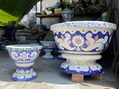 Chậu hoa dán miễng sành - chậu khảm sành sứ - nghệ nhân dán miễng sành sứ ,khảm miễng 9