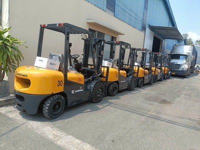 Buôn Bán - Cho Thuê Xe Nâng Tại Miền Tây - Cần Thơ 2