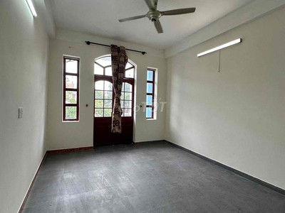 Cho thuê nhà mặt tiền đường Số 3, P.LINH CHIỂU, ĐỐI DIỆN CÔNG VIÊN, 3 TẦNG CÓ 3PN2WC 7