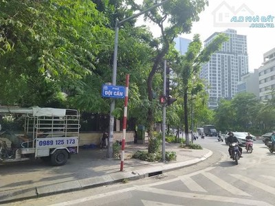 VIP MP Đội Cấn 946/1230 m2 MT19m kinh doanh VIP 397 tỷ có TL. LH Khánh 1