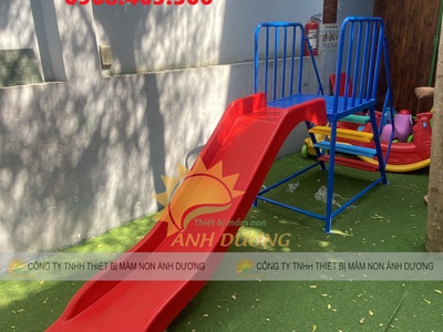Cầu trượt mầm non giá rẻ, cầu trượt trẻ em ngoài trời 2
