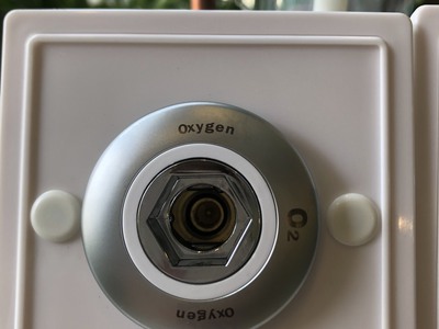 Khẩu khí Oxy đầu ra Y tế gắn tường chuẩn DIN 1