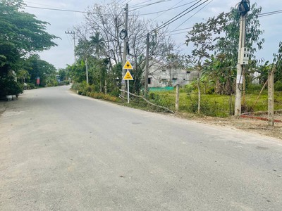 Chỉ Duy Nhất 1 Lô Diện Tích Rộng - Mặt Tiền Đường Nhựa, Giá 8xx 2