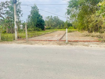 Chỉ Duy Nhất 1 Lô Diện Tích Rộng - Mặt Tiền Đường Nhựa, Giá 8xx 0