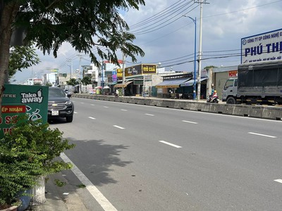 Bán gấp 2720m2  mặt tiền- nguyễn cửu phú, tân kiên - bình chánh. , giá 82 tỷ 4