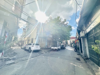 Bán nhà trung tâm phường việt hưng. 52m x 4t oto tránh, khu phân lô quân đội, dân trí, nhỉnh 12 tỷ 1