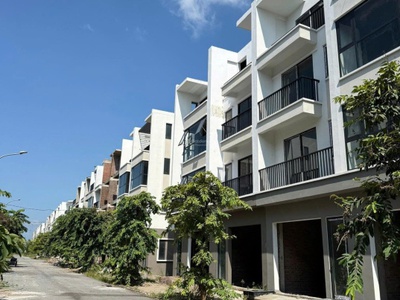 Cần bán lô o-i.11-41 flc tropical city hạ long 90m đối diện vườn hoa và clubhouse 28 triệu/m 4