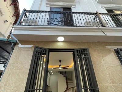 Cơ hội hiếm cho cư dân muón chuyển xuống mặt đất   giá rẻ hơn căn chung cư  -  ngõ nông giáp khu d 0