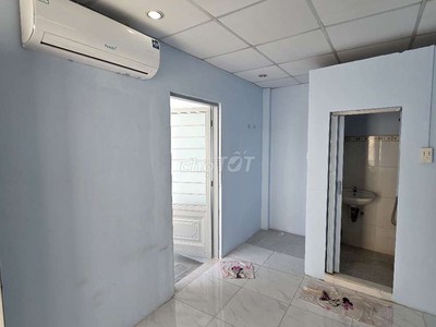 Phòng trọ kiểu cc mini Q.4 có ban công, chỉ hơn 3Tr/tháng,rộng rãi, sạch sẽ. 1