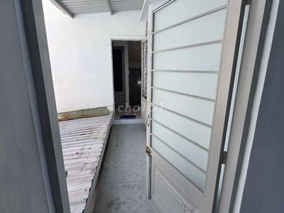 Phòng trọ kiểu cc mini Q.4 có ban công, chỉ hơn 3Tr/tháng,rộng rãi, sạch sẽ. 2