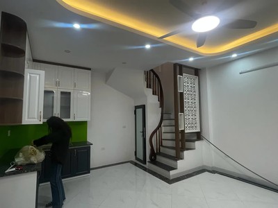 Bán nhà minh khai 34m2. 5 tầng. mặt tiền 5m. giá 8.7 tỷ hai bà trưng hà nội 1