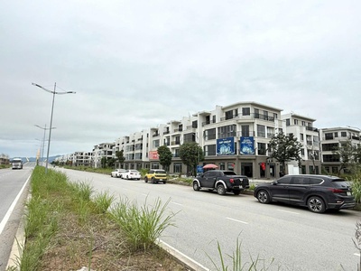 Cần bán lô o-i.11-41 flc tropical city hạ long 90m đối diện vườn hoa và clubhouse 28 triệu/m 2