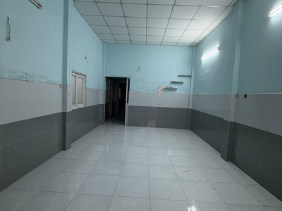 Đất lớn 5.4x18m mặt tiền thạnh lộc, đường 5m, tặng nhà cấp 4 cho thuê 6-8 triệu 1