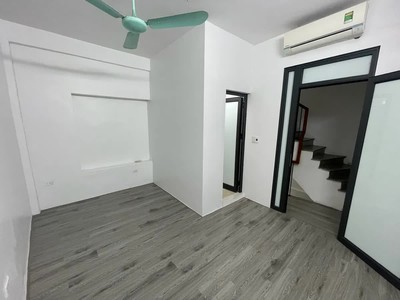 Bán nhà tây sơn 26m2. 5 tầng. mặt tiền 4.8m. giá 7.9 tỷ đống đa hà nội 2