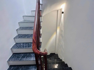 Cơ hội hiếm cho cư dân muón chuyển xuống mặt đất   giá rẻ hơn căn chung cư  -  ngõ nông giáp khu d 4