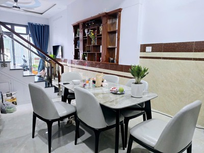 Bán nhà đường trương văn thành,hiệp phú. q9, tp hcm. dt 56m2, 3 tầng, 3pn, sh, giá 8.6 tỷ. 2