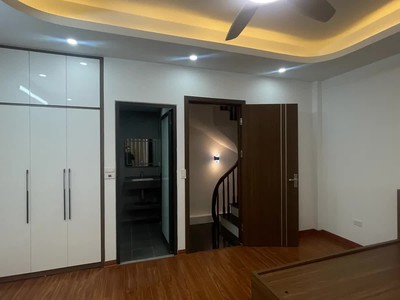 Bán nhà minh khai 34m2. 5 tầng. mặt tiền 5m. giá 8.7 tỷ hai bà trưng hà nội 3