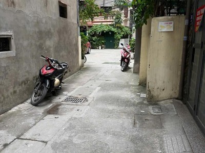 Nhà phố Vương Thừa Vũ-83m 4 tầng 7,8mMT- Ôtô đỗ cổng-Gần Trường,Chợ. Giá 13,5 tỷ 2