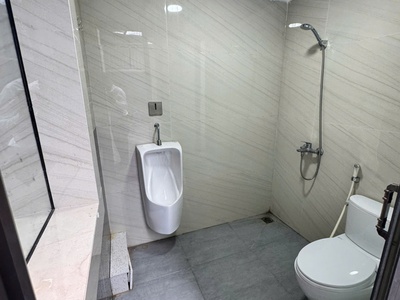 Cho thuê sàn tầng 1 90m2 giá 12tr tại vinhomes Marina 2