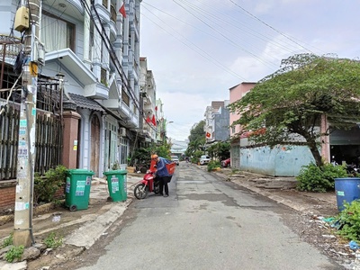 Bán đất hẻm tây lân, ngay ql1a, hương lộ 2, 9024m2 57x164m , có 4264m2 thổ, 116 tỷ. 0