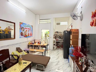 cạnh mặt tiền trường chinh hẻm nhựa ôtô tránh 87m 2 tầng 3pn 1pn tầng trệt 0