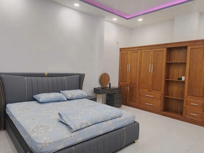 Bán nhà 3 tầng 4PN gần chung cư Hoàng Quân, Vĩnh Hoà, Bắc Nha Trang, 139m2, giá 8 tỷ 340 triệu 7