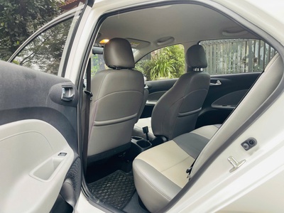 Tôi cần bán chiếc xe KIA SOLUTO 1.4MT Deluxe 2024 màu trắng.xe tên tư nhân chính chủ tôi sử dụng 7