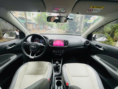 Tôi cần bán chiếc xe KIA SOLUTO 1.4MT Deluxe 2024 màu trắng.xe tên tư nhân chính chủ tôi sử dụng 8