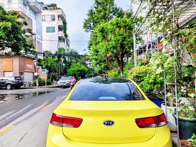 Vì có nhu cầu đổi xe mới, nên mình để lại chiếc Kia Koup nhập khẩu nguyên chiếc   đời 2009 2