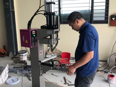 Máy tán đinh rive giải pháp tán đinh nhanh, tiết kiệm nhân công 0
