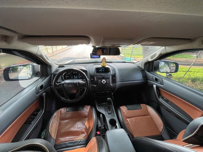 Mình có dư con xe Ford Ranger XLS 2017 fom mới, máy 2.2 Số TĐ một cầu, xe chính chủ 4