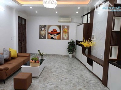 Bán nhà bồ đề. 35m x 5 tầng. ô tô đỗ gần nhà, nhiều tiện ích. chỉ có 1 căn duy nhất. nhỉnh 7 tỷ có 0