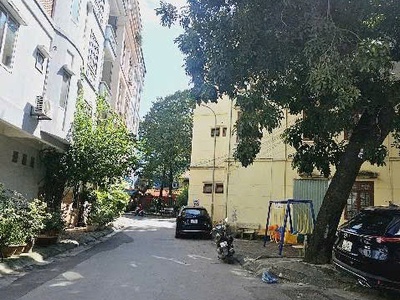 Bán nhanh nhà đẹp kđt văn quán - trước nhà là sân chơi cực thoáng, đỗ ô tô cả ngày 0