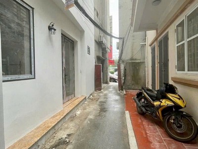 Bán nhà đường láng, thịnh quang, đống đa, dt 62m2, 12t, cách một nhà ra phố, ngay ngã tư sở, nhà 1