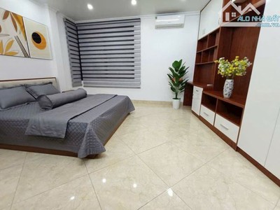 Bán nhà bồ đề. 35m x 5 tầng. ô tô đỗ gần nhà, nhiều tiện ích. chỉ có 1 căn duy nhất. nhỉnh 7 tỷ có 3