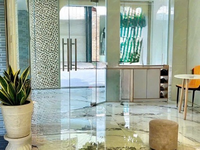 Căn góc 2 mặt tiền đường 15m   p10 tân bình   6 tầng thang máy   nở hậu   sát lạc long quân 2