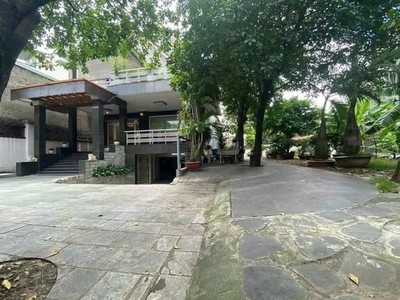 Bán nhà mặt tiền 1 hầm 3 tầng 25x45m giá 77,9 tỷ đường lê thị riêng 0