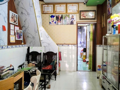 Bán gấp nhà 2 tầng 54m  trường thọ   gần metro, hẻm ô tô, giá chỉ 4 tỷ hơn, hiếm trong khu trung tâm 0