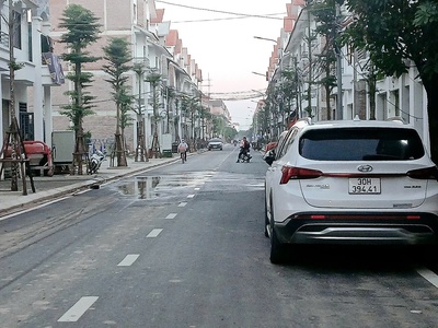 Chỉ hơn 13xty hưởng trọn một căn  liền kề 4 tầng cienco5- trục chính 70m,  vị trí trung tâm đan 1