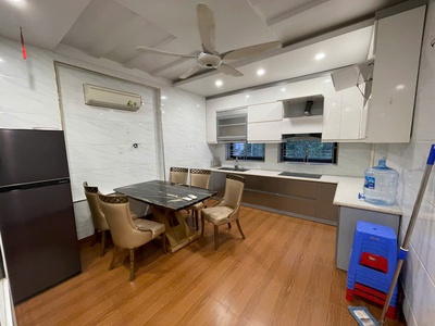 Cho thuê nhà khu phân lô Văn Cao, DT: 58m2, 4 p.ngủ. 2