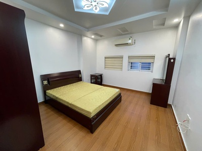 Cho thuê nhà khu phân lô Văn Cao, DT: 58m2, 4 p.ngủ. 5