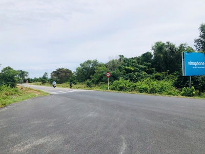 Bán 140m đất lô góc hùng vương, tân tiến,lagi giá rẻ nhất 3.9 triệu/m2 sát biển 4