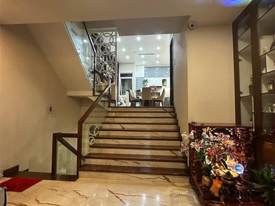 Chuyển hướng kinh doanh - bán căn nhà tâm huyết- thích quảng đức- phú nhuận - 5 tầng btct- ngang 5m 0