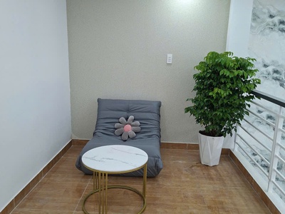 Nhà ngay ngã tư ga, qua gò vấp gần, ngang 5m rộng đẹp, giá yêu thương 3