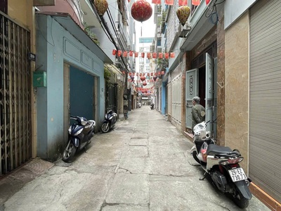 Cần cho thuê nhà 3 tầng ngõ 141 nguyễn khang -phường yên hòa- quận cầu giấy -hà nội 4